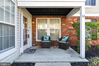 Building Photo - 86 Eldon Way