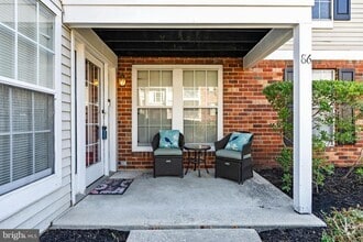 Building Photo - 86 Eldon Way