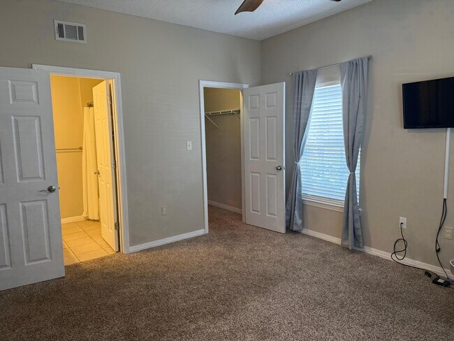 Foto del edificio - 1501 Partin Dr N