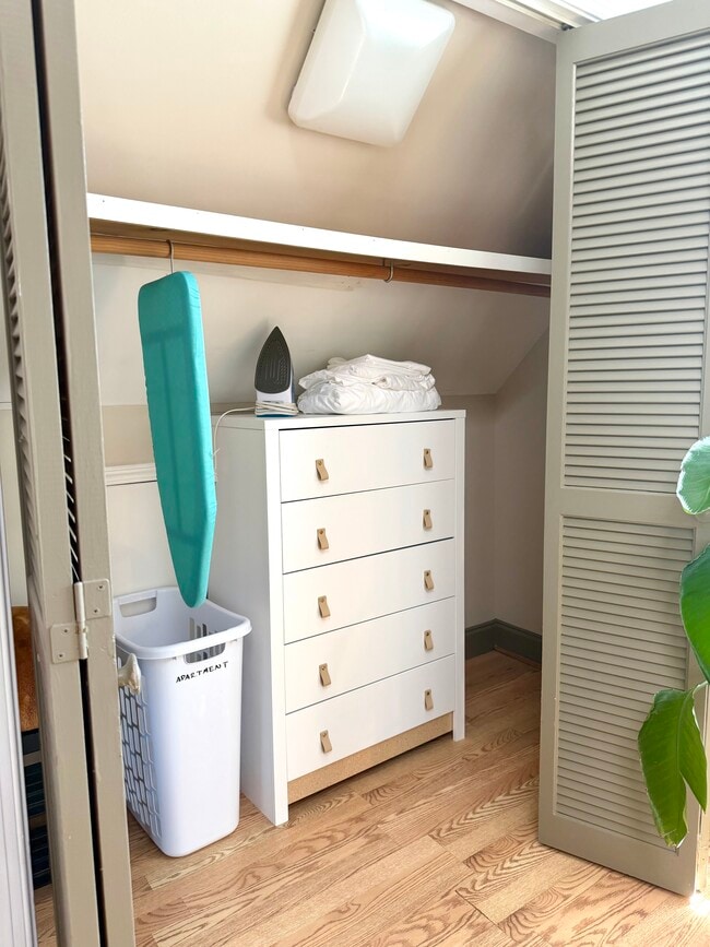 Foto del edificio - 6204 Old Military Rd