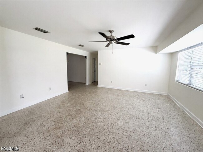 Foto del edificio - 1637 S Mayfair Rd
