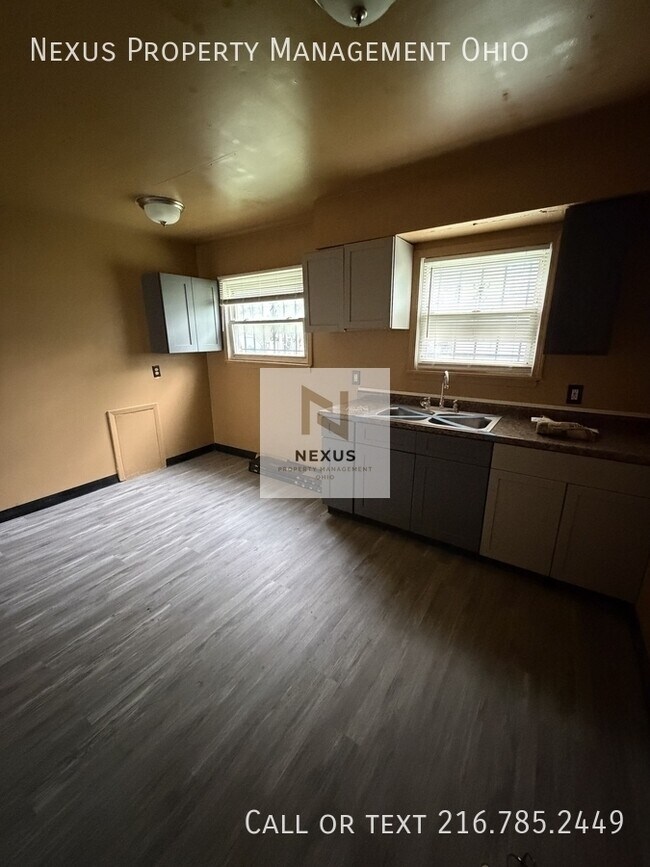 Foto del edificio - 3337 E 130th St