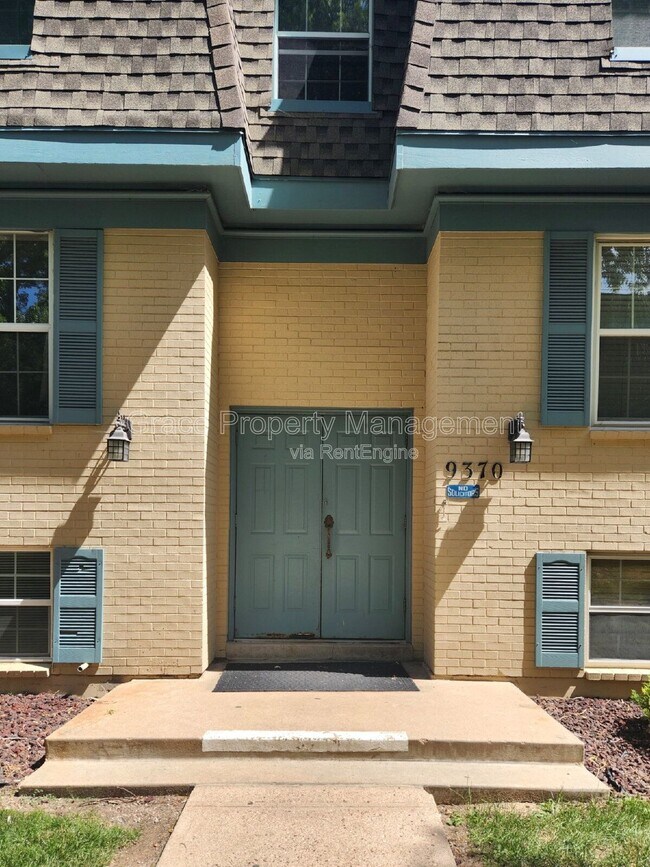 Foto del edificio - 9370 E Girard Ave