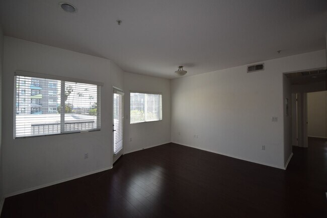 Building Photo - 5500 Bonner Ave