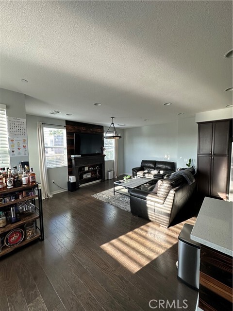 Foto del edificio - 4951 Laurel St