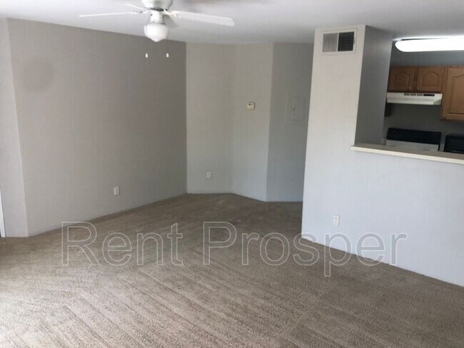 Foto del edificio - 4728 Walden Cir