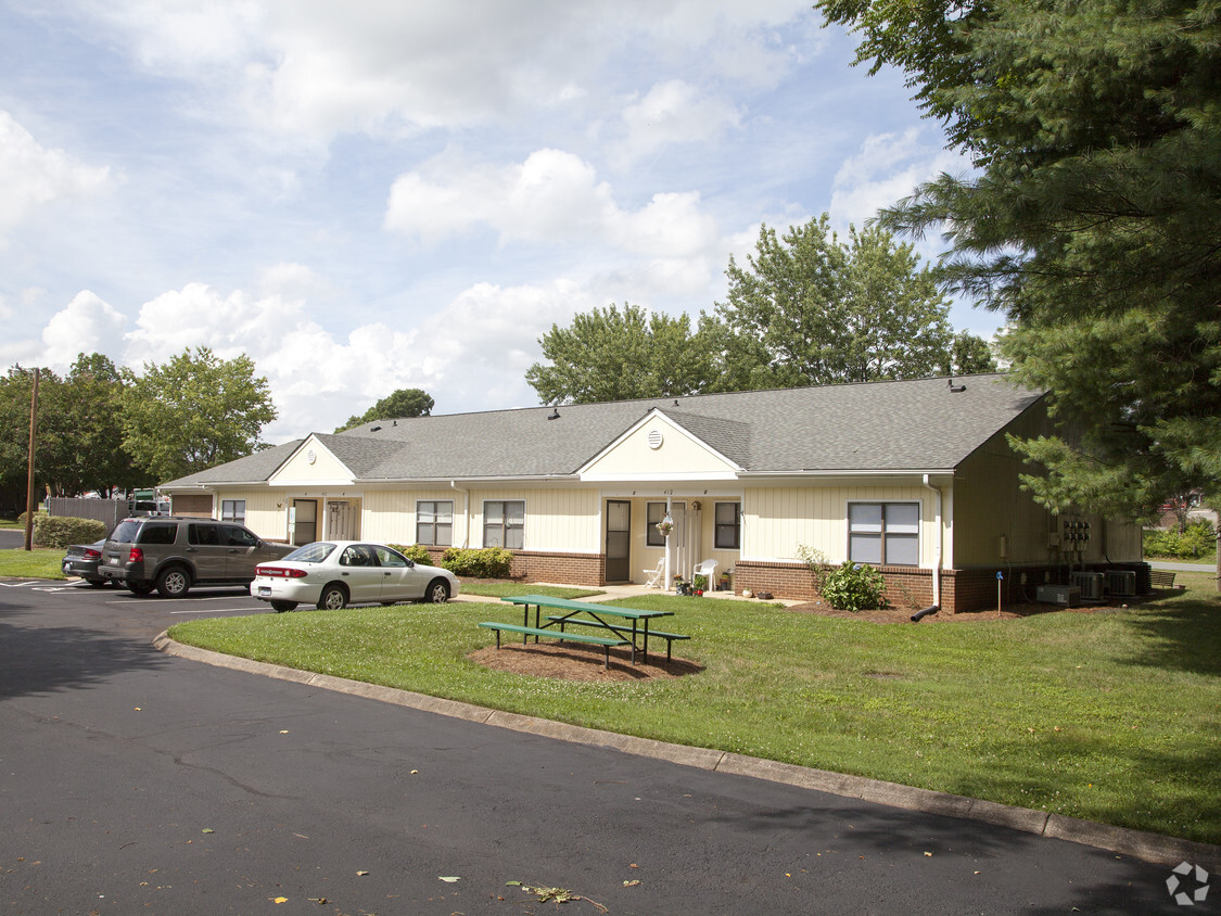 Primary Photo - Rural Hill Apartments