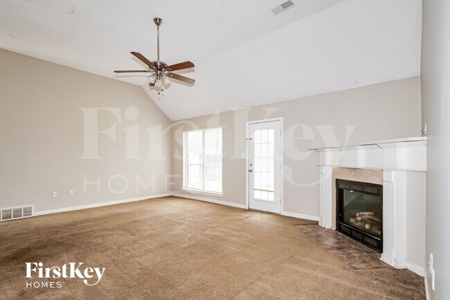 Foto del edificio - 7601 Broken Hickory Dr