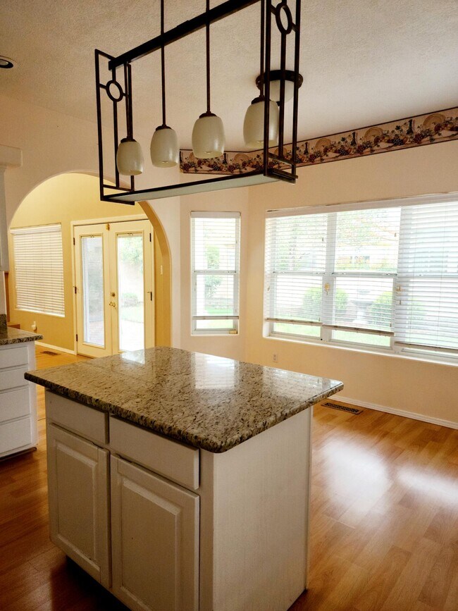 Foto del edificio - 7204 Cardiff Ave NE