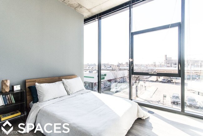 Foto del edificio - 2733 W Belden Ave