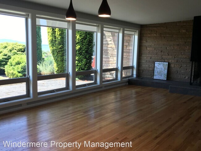 Foto del edificio - 2 br, 2 bath House - 3121 Eldridge Ave.