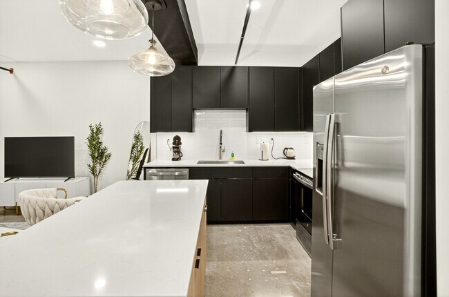 Foto del edificio - 115 W 5th St