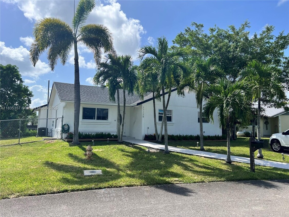 Foto principal - 27728 SW 132nd Ct