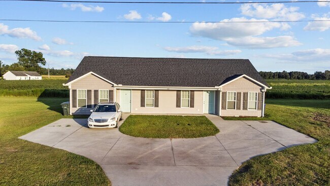 Building Photo - 440 Thad Little Road