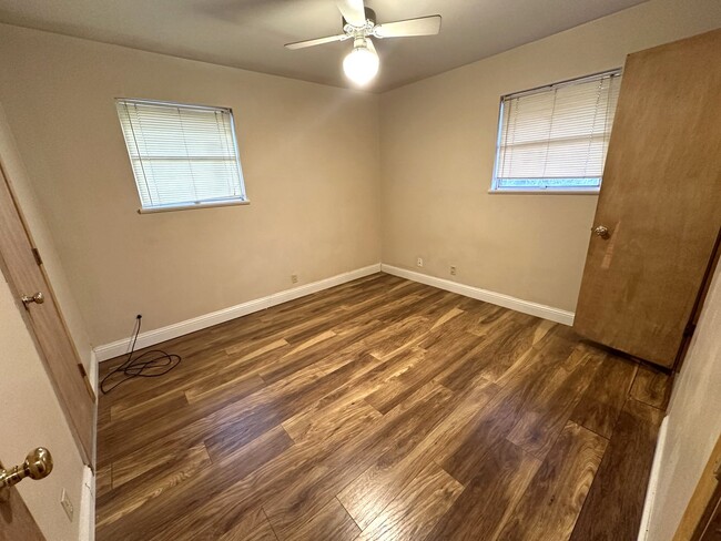 Building Photo - 2725 1st Ave, Groves, TX 77619
