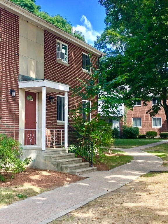 41 Wilson Ave Unit 41, Framingham, MA 01702 Condo for Rent in