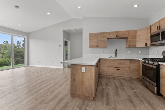 Building Photo - Overlooks SDSU!