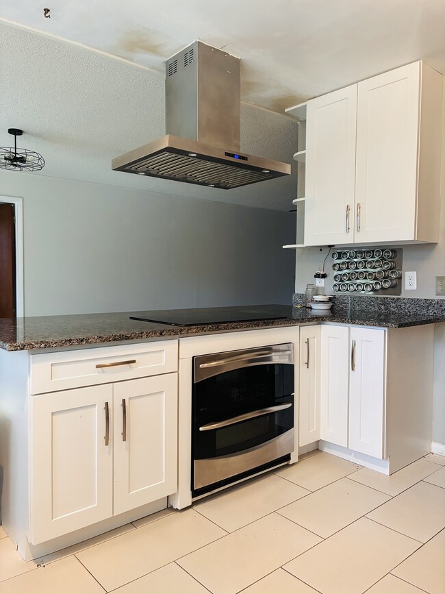 Building Photo - 2112 Spanish Bluff Dr