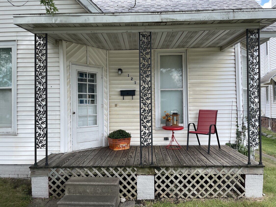 121 E Park St, Taylorville, IL 62568 House Rental in Taylorville, IL