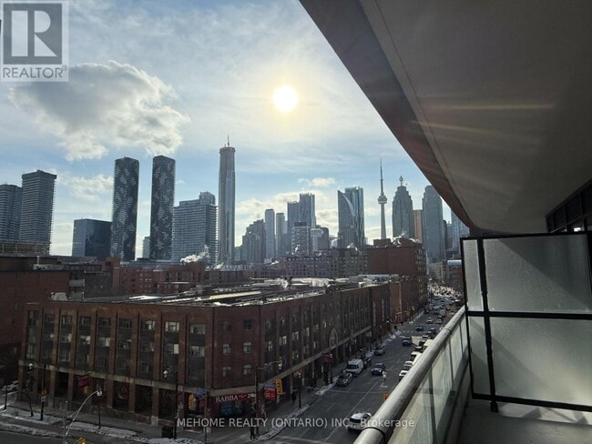 Building Photo - 180 Front St E