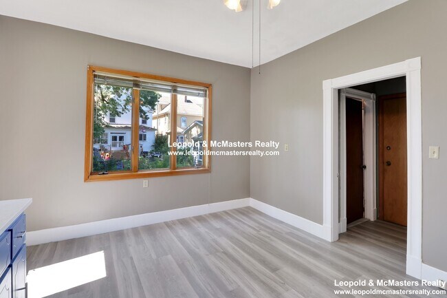 Foto del edificio - 288 Pleasant St