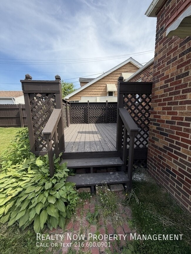 Building Photo - 5032 E 110th St