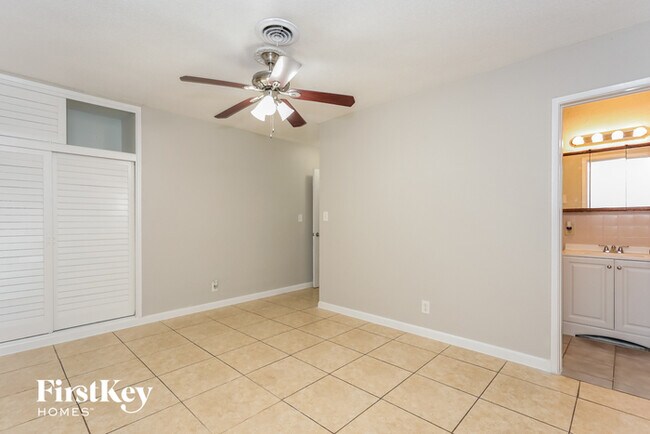 Building Photo - 1750 Sunset Strip