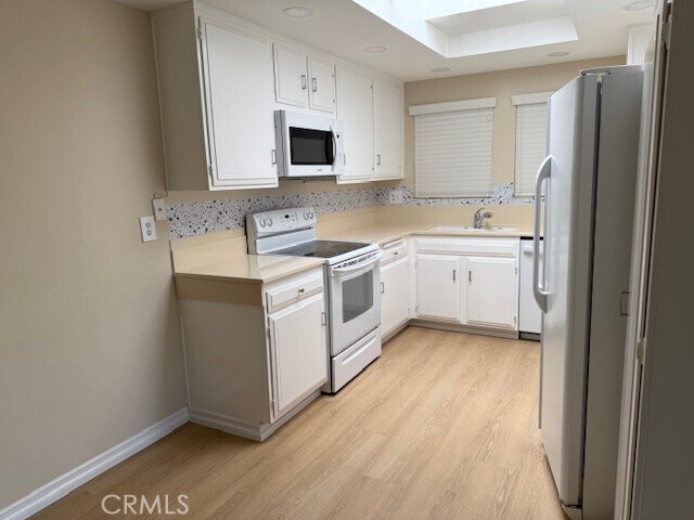 Foto del edificio - 3145 Via Vista