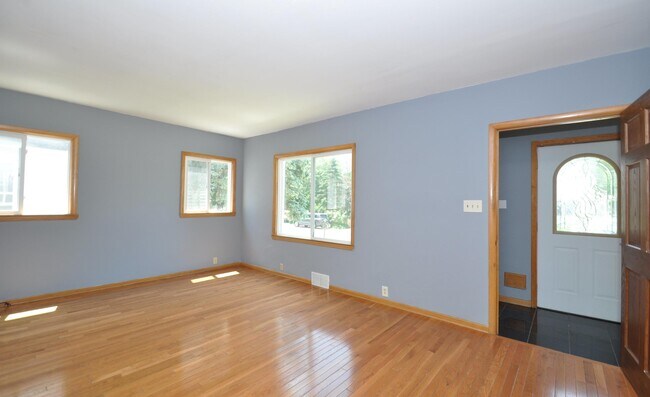 Building Photo - 6212 N Willow Glen Ln