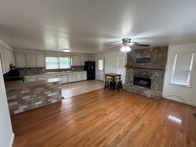 Foto del edificio - 3848 Davis Rd