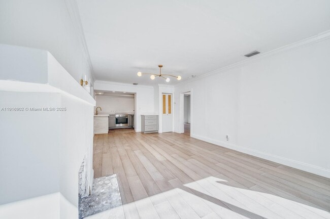 Foto del edificio - 845 NE 119th St