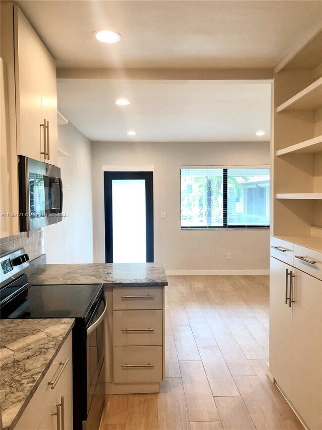 Foto del edificio - 1280 NE 105th St