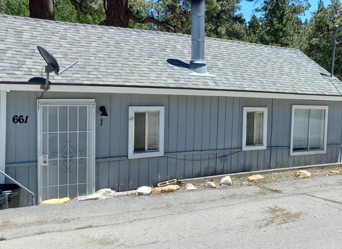 661 Spruce Rd, Big Bear Lake, CA 92315 House Rental in Big Bear Lake