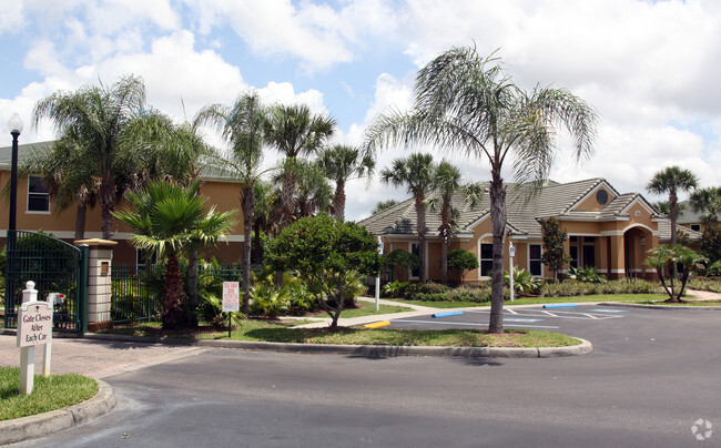 Building Photo - Royal Palm Key