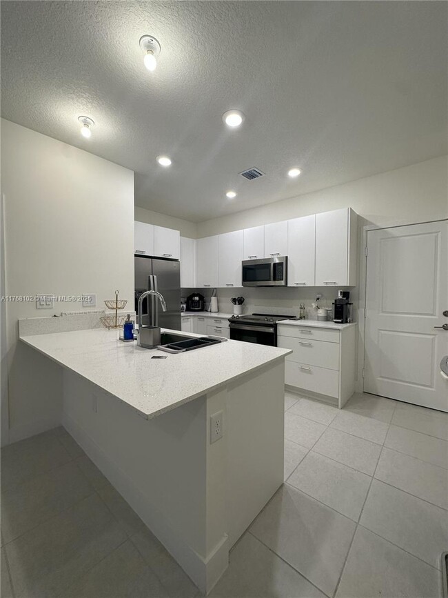 Foto del edificio - 4227 NW 83rd Path