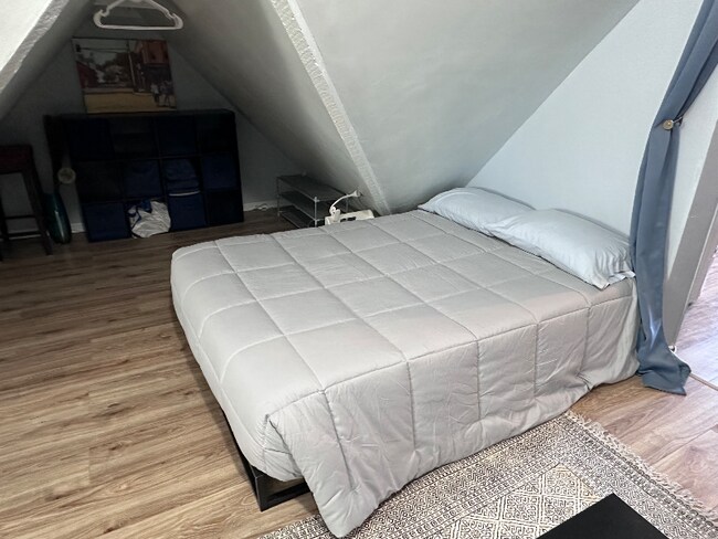 Foto del edificio - 107 Manitoba Ave W