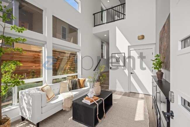 Building Photo - Unit 1755
