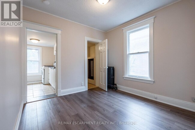 Building Photo - 89 Carrick Ave