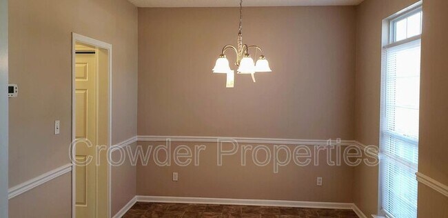 Foto del edificio - 5325 Timbertop Ln