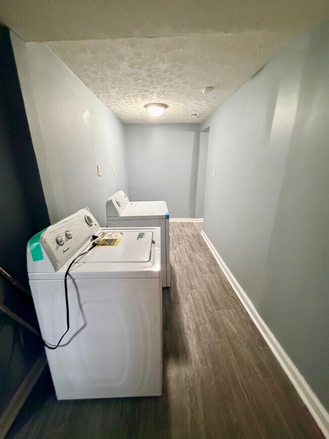 Foto del edificio - 268 E Loudon Ave