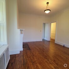 Building Photo - 10 S Cottenet St