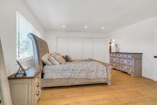 Foto del edificio - 28365 Robin Ave