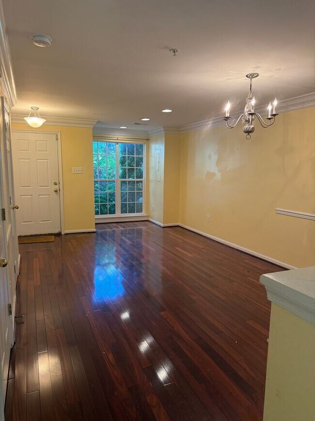 Foto del edificio - Updated Townhouse in Ballenger Creek