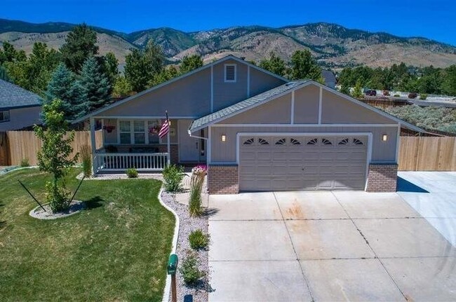 Building Photo - 4 Bedroom Silver Oak Home Available for Rent