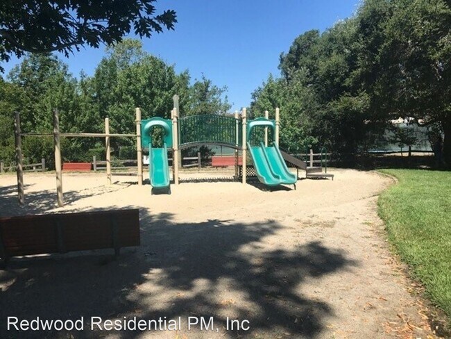Building Photo - 4 br, 3 bath House - 337 La Quinta Drive