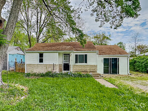 Building Photo - 14 Glenda Dr