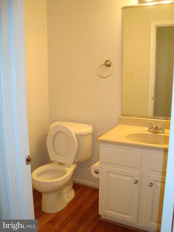 Foto del edificio - 7813 Heatherton Ln