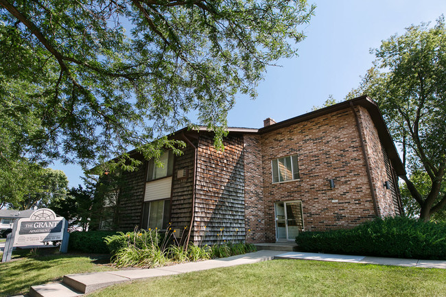 Building Photo - The Grant Apartments