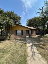 Building Photo - 206 Pine Meadow Dr