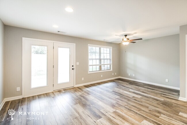 Building Photo - 210 Signature Pl